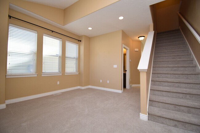 Photo - 5 Bed 3.5 Bath House next to TopGolf!!!
