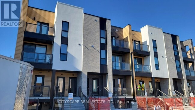 Photo - 261 Woodbine Ave
