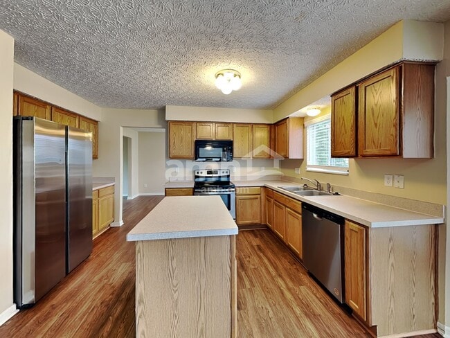 Photo - 1124 Waterview Ct