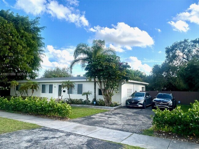Building Photo - 7800 SW 96th St