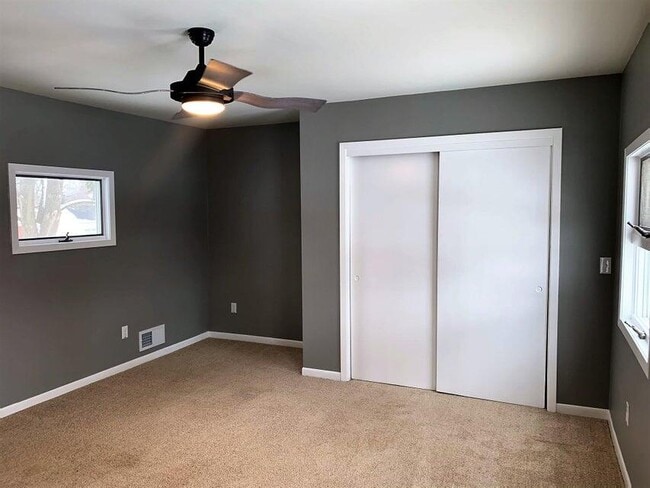 Photo - 930 Henry St