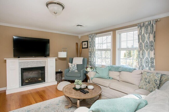 Photo - 1 Leland Point Dr