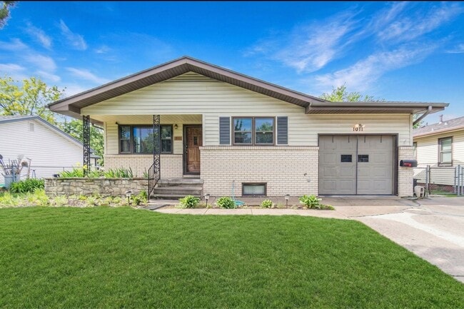 Building Photo - Please View 3D Virtual Walk-Through Before Scheduling a Showing