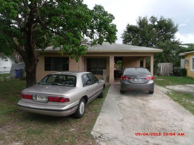 Photo - Large 4-2 house