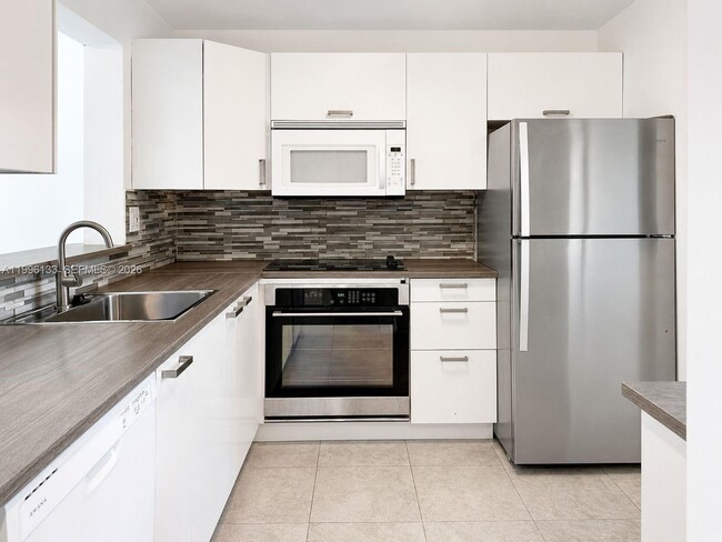 Photo - 10865 SW 112th Ave Unit 203