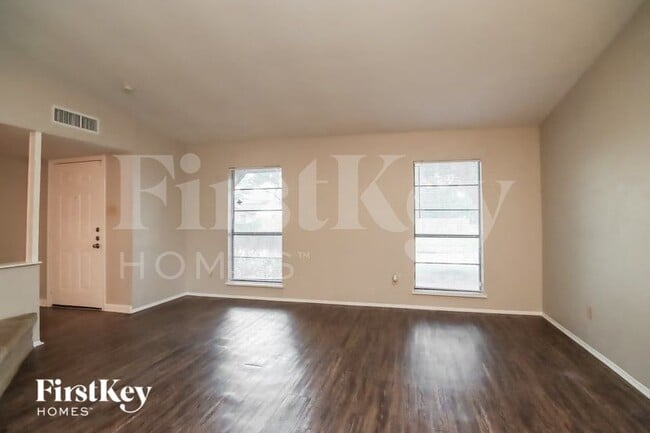 Photo - 14658 Meyersville Dr