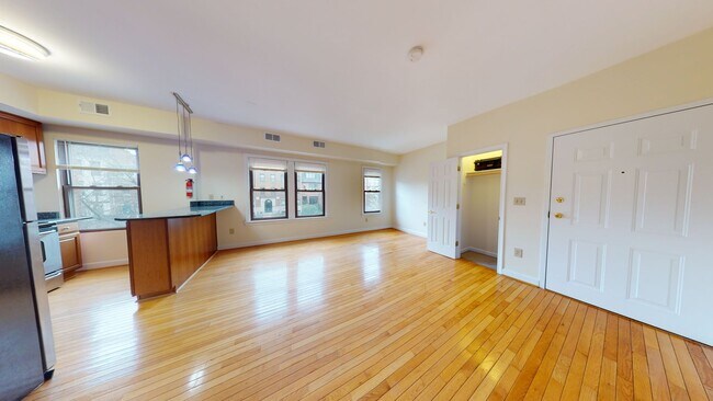 1321 Fairmont St NW
