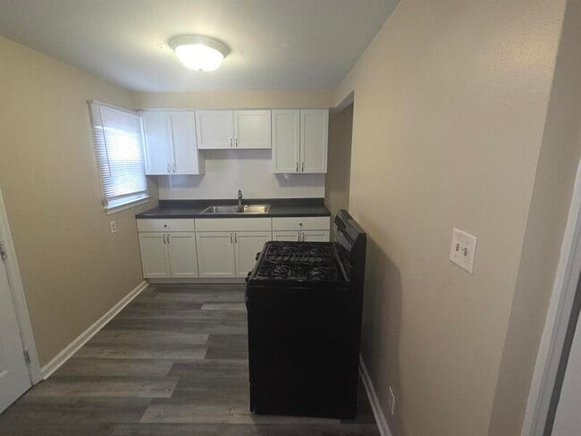 Photo - 1519 W 28th St