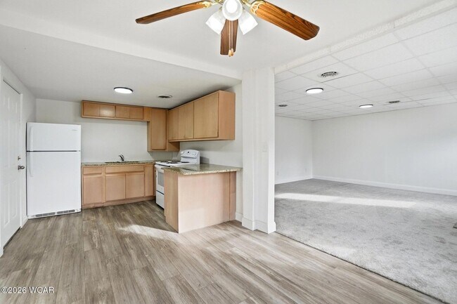Photo - 102 W Main St Unidad 1