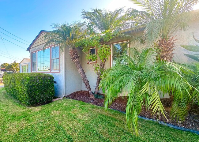 Building Photo - Welcome to your new home located centrally...