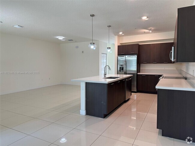 Building Photo - 4640 NW 84th Ave Rental