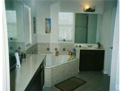 Building Photo - 1542 Almond Avenue Rental