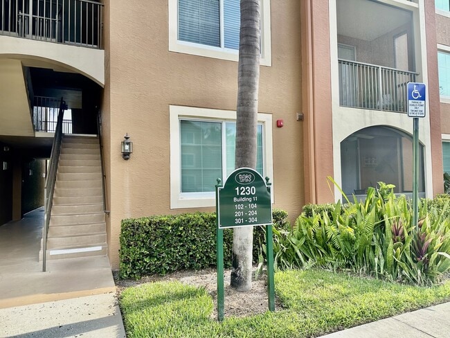 Photo - 1230 Reserve Way Unidad #304