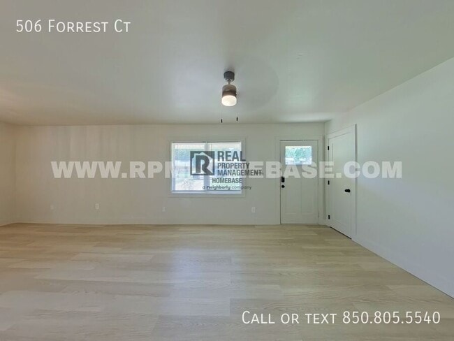 Photo - 506 Forrest Ct