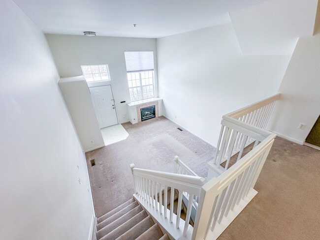 Photo - 1872 Lindsay Ln