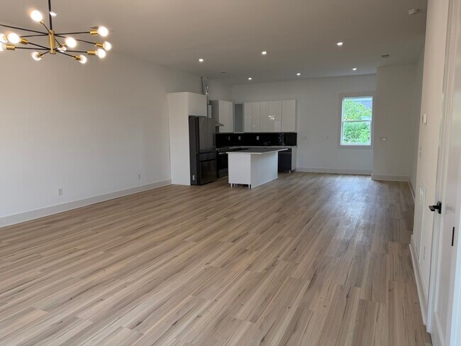 105 Hart Ln Unit E