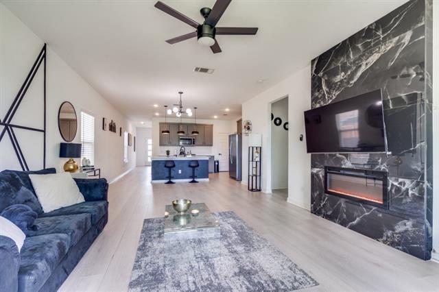 Photo - 3351 Conroe St