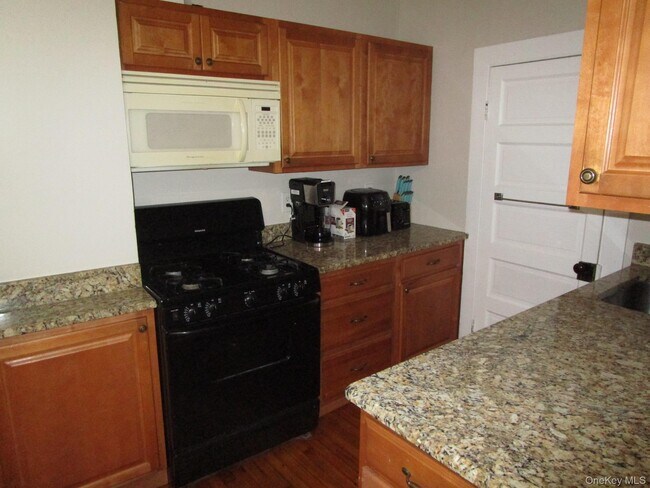 Photo - 114 NY-284 Unit 2