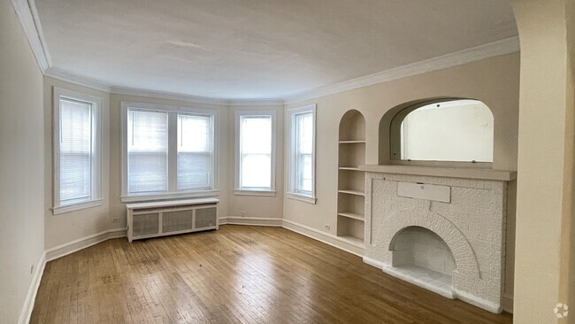 3BR: LIVING ROOM - 2415-2417 W Birchwood Ave Rental