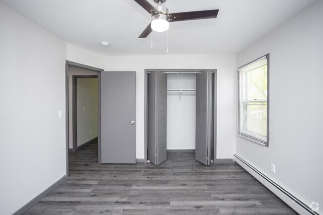 2BR, 1.5BA - Newport Glen Apartments