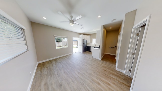 Photo - PRIVATE YARD!! 4BD/2BR, Corner of Tipton a...