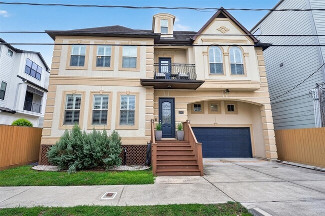 Photo - 1042 W 15th 1/2 St