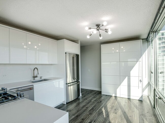Photo - 9715 Woods Dr Unit 1301