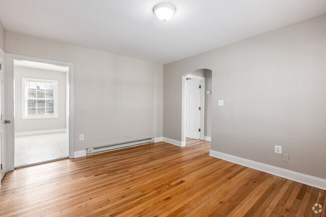 1BR, 1BA - 525SF - Living Room - Liberty Springs