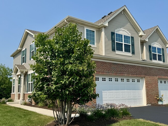 Building Photo - 15036 W Cyrus Dr