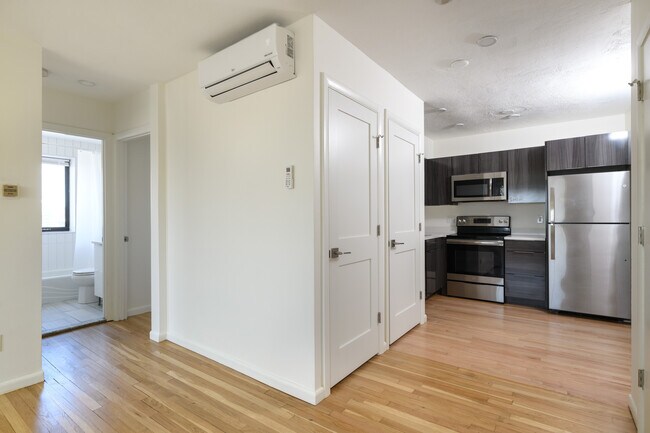 Building Photo - 40 Parker Hill Ave Unit 1