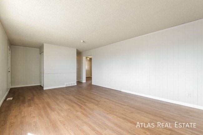 Photo - 5533 Xanadu St