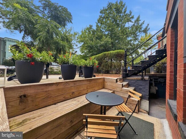 Photo - 1813 8th St NW