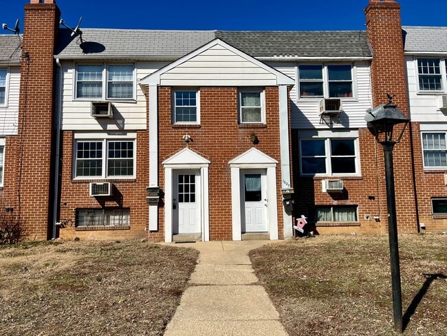 Building Photo - 1629 Bonwood Rd Unit 2nd floor Rental