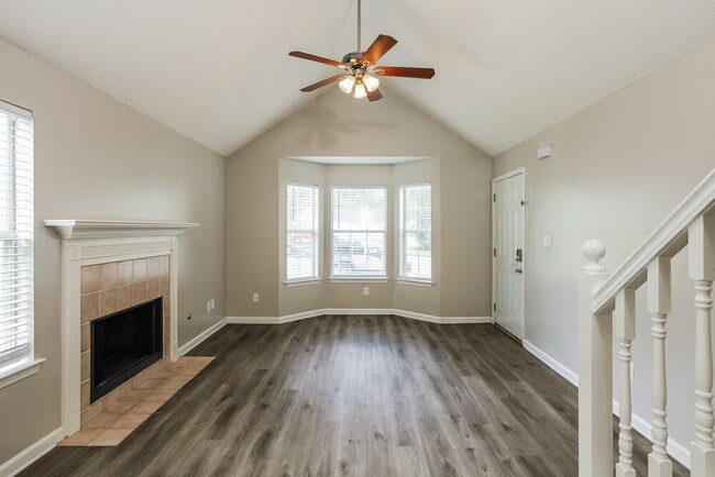 Photo - 1376 Camrose Ct
