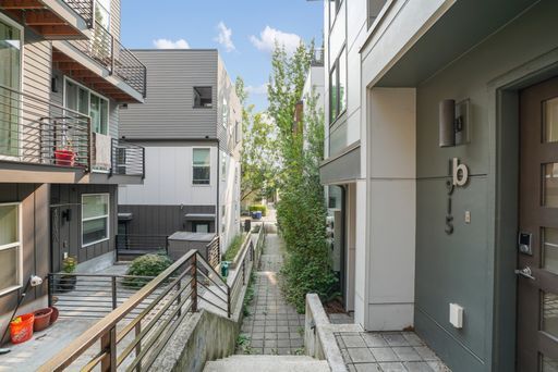 Photo - Modern Beacon Hill Townhouse Available for Rent!