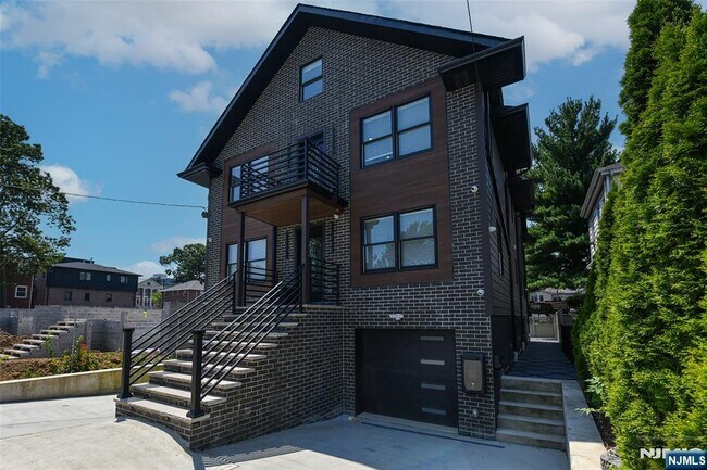 Photo - 332 Coolidge Ave
