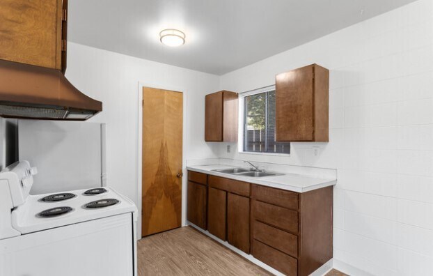 Photo - Midway Apartments