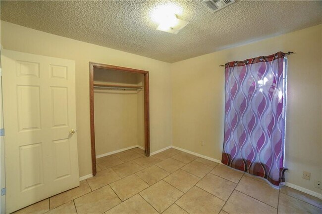 Photo - 8805 St George Way