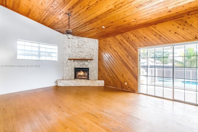 Photo - 408 SE 6th St