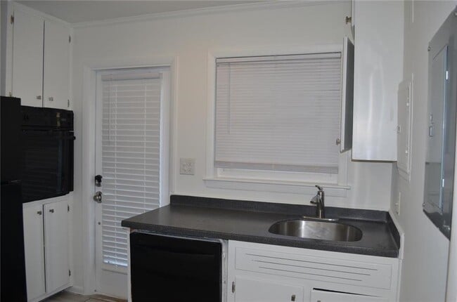 Photo - 3510 Roswell Rd Unidad N3