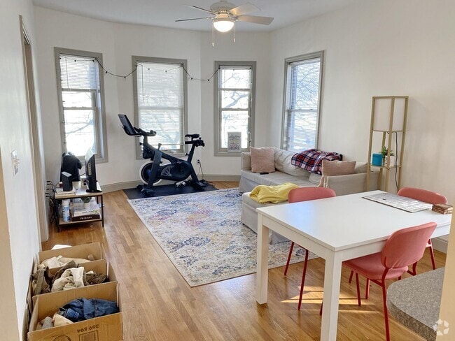 Building Photo - 56 Market St Unit 3 Rental