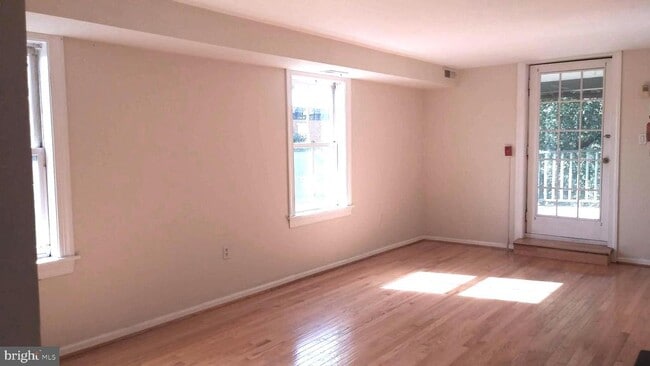 Photo - 2043 Mt Vernon St Unit 4