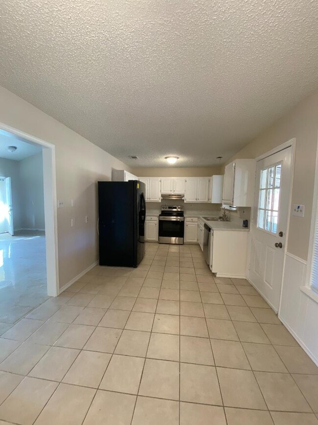 Photo - 4702 Jade St