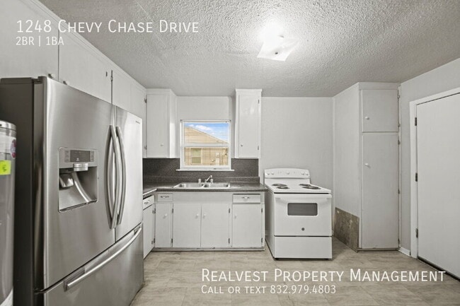 Photo - 1248 Chevy Chase Dr
