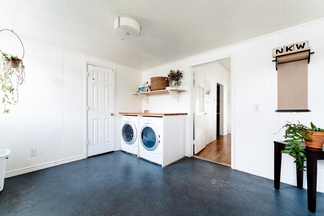 Photo - 1025 N 34th St Unit SI ID1352448P