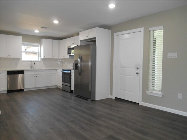 Photo - 1547 Greenfield Rd