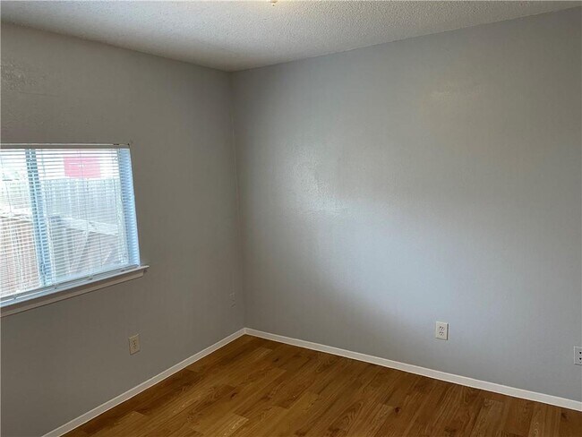105 Meteor Dr