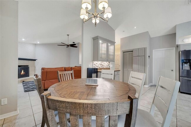 Photo - 755 Oak Terrace