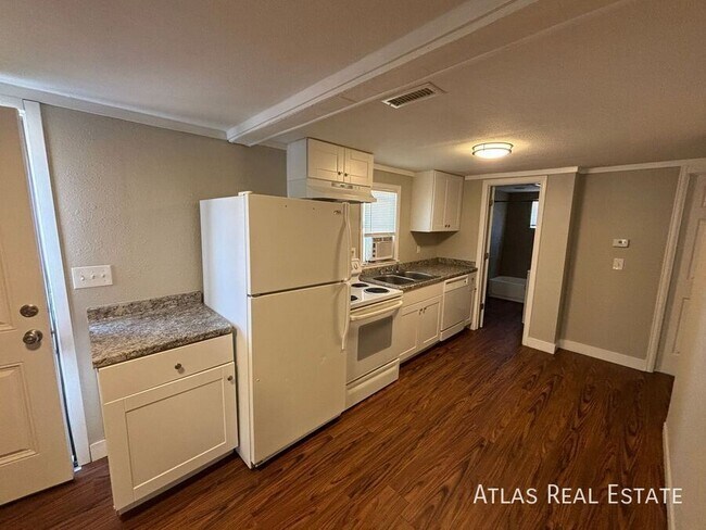 Building Photo - 7400 Leyden St