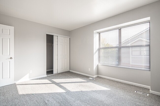 Photo - Lexington Village Apartments